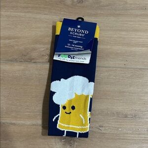 NWT - BEYOND SCRUBS Foodie Friends- Hotdog & Beer -Graduated Compression Socks